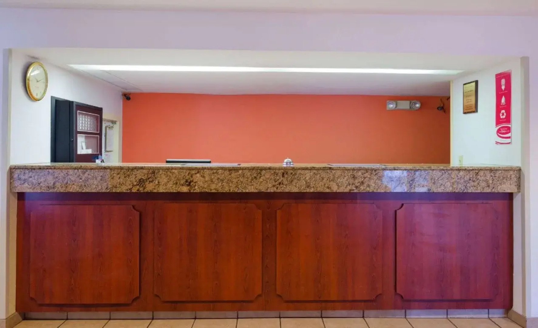 Econo Lodge Inn and Suites