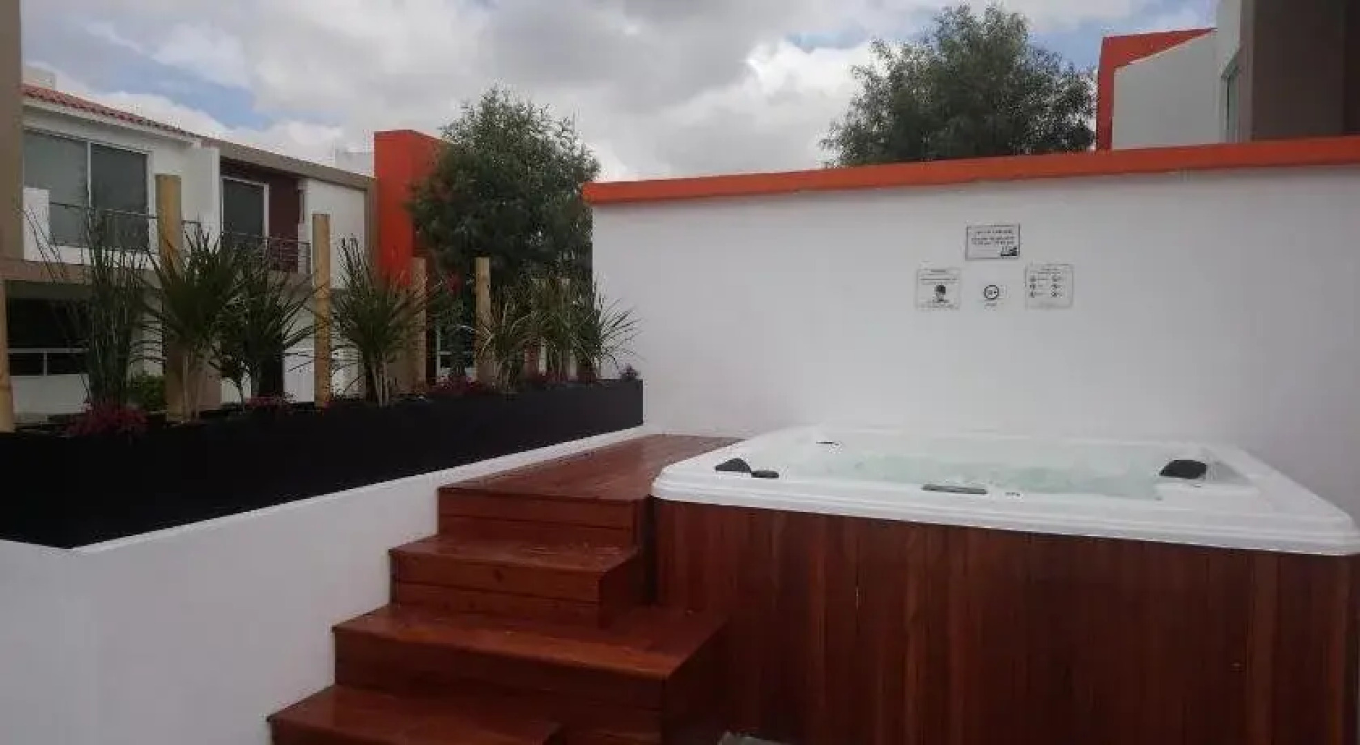 Redwood Villas Extended Stay