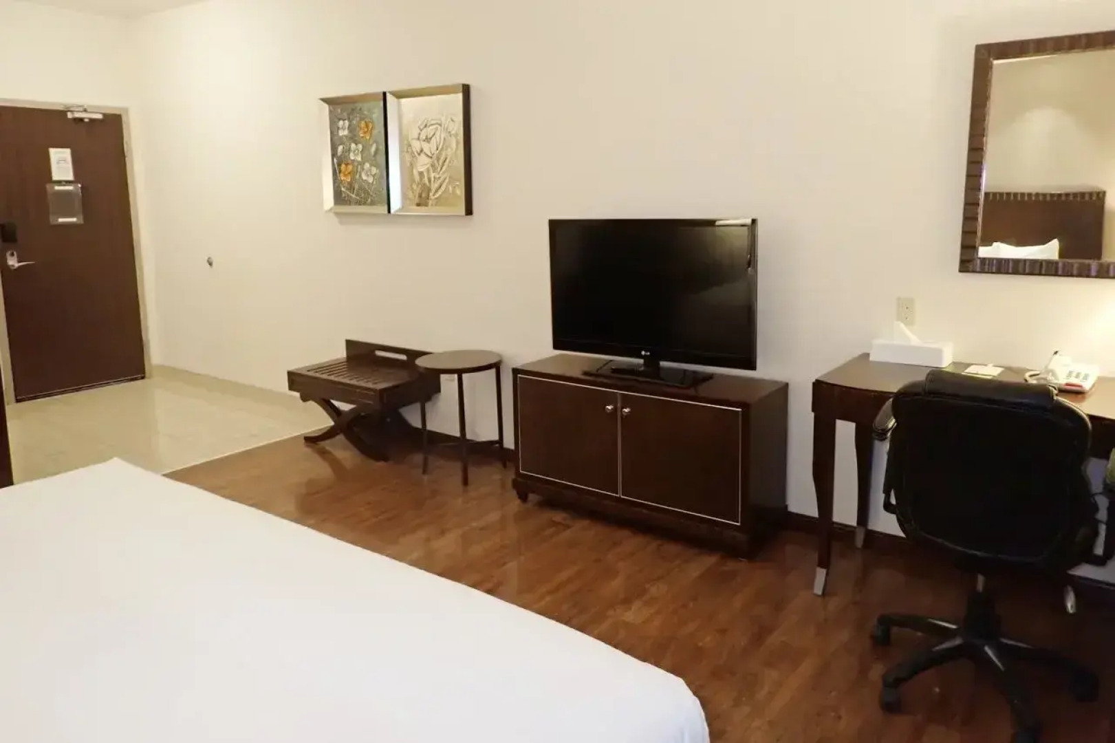 Days Inn & Suites by Wyndham Fort Saskatchewan