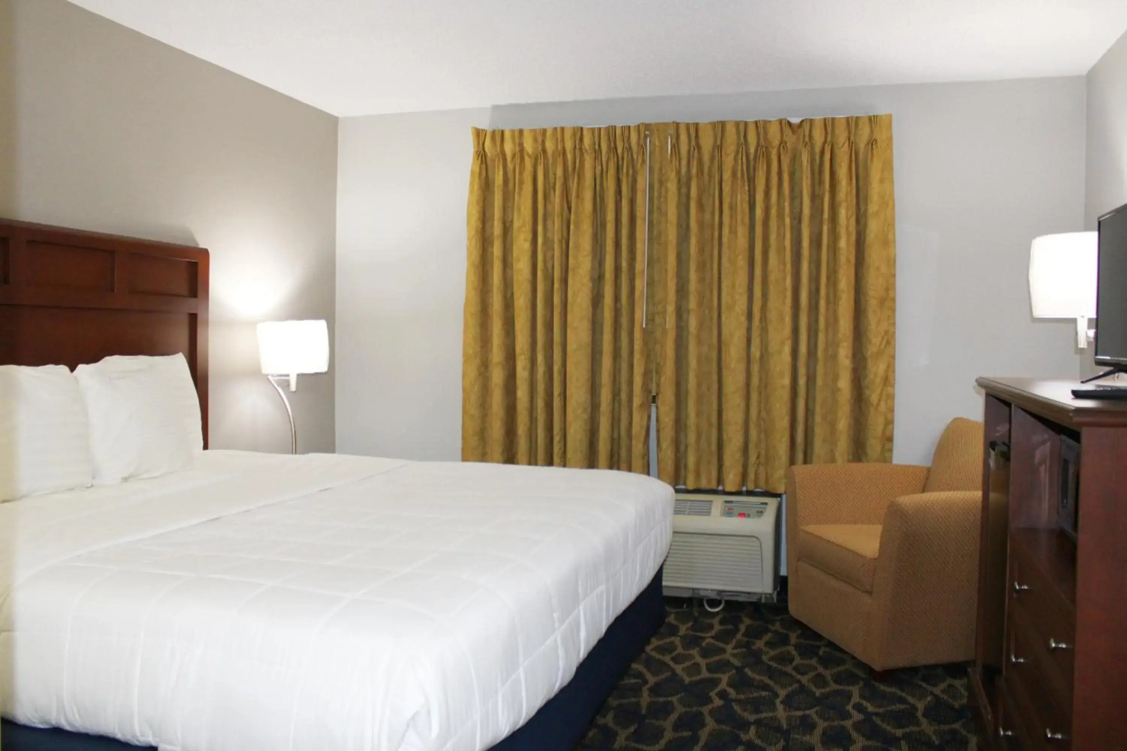 Greenlight Inn & Suites