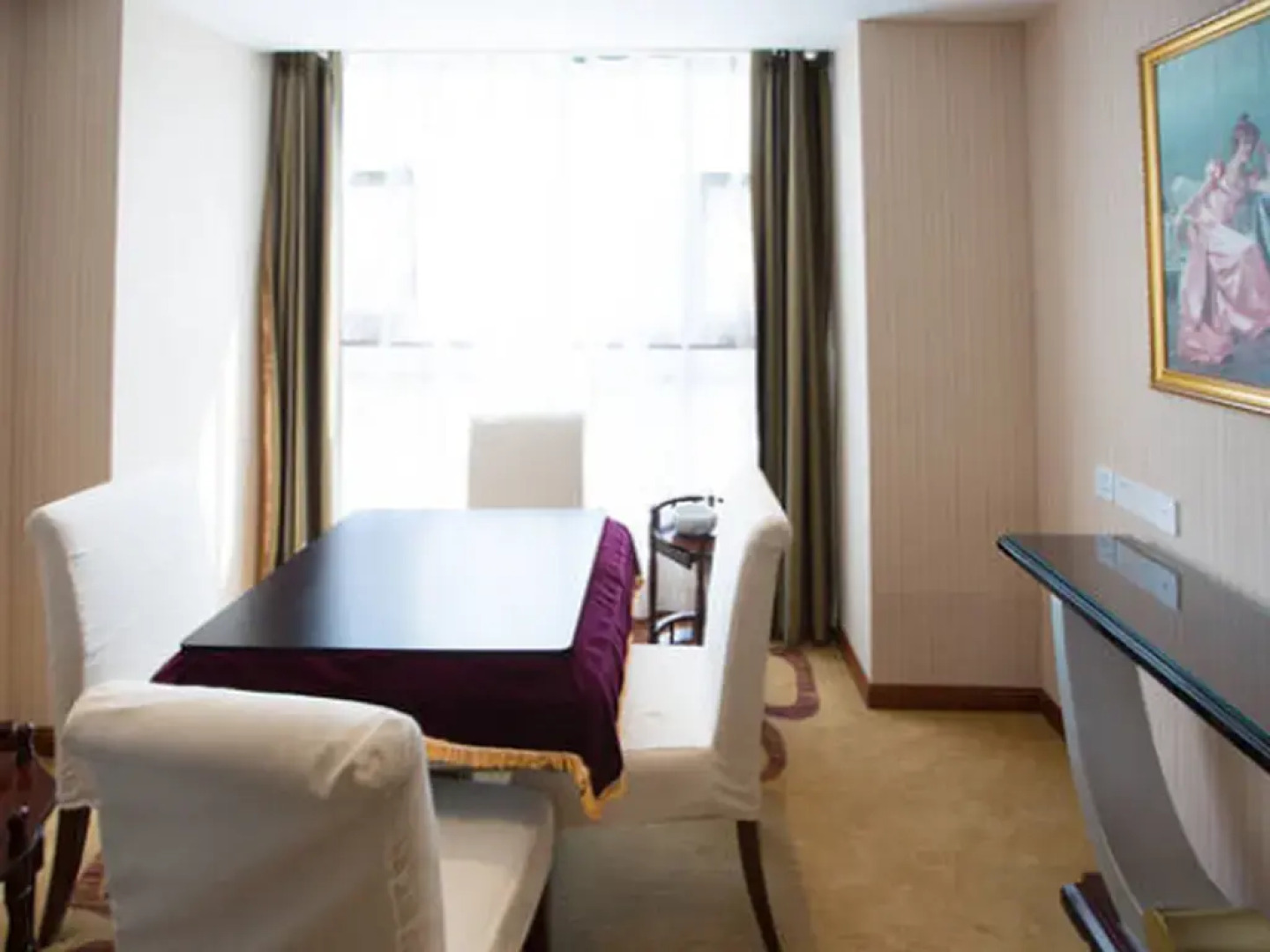 Vienna International Hotel (Zhumadian Huayuan Xuefu)