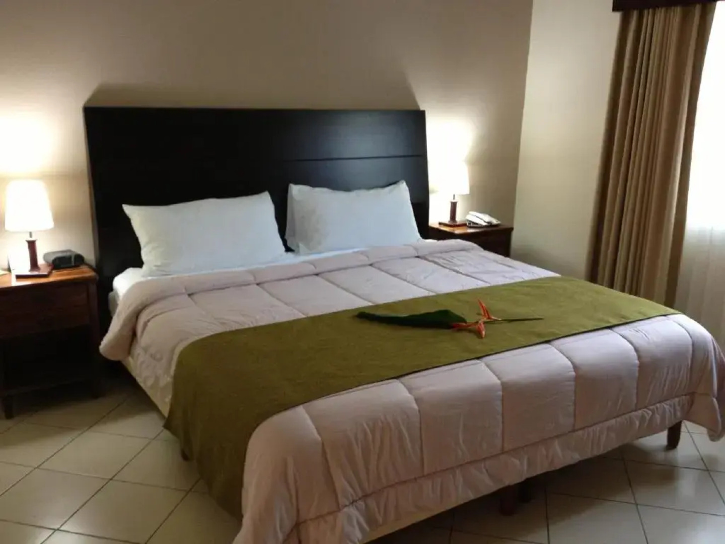 Hotel Las Espuelas, Bar & Restaurant