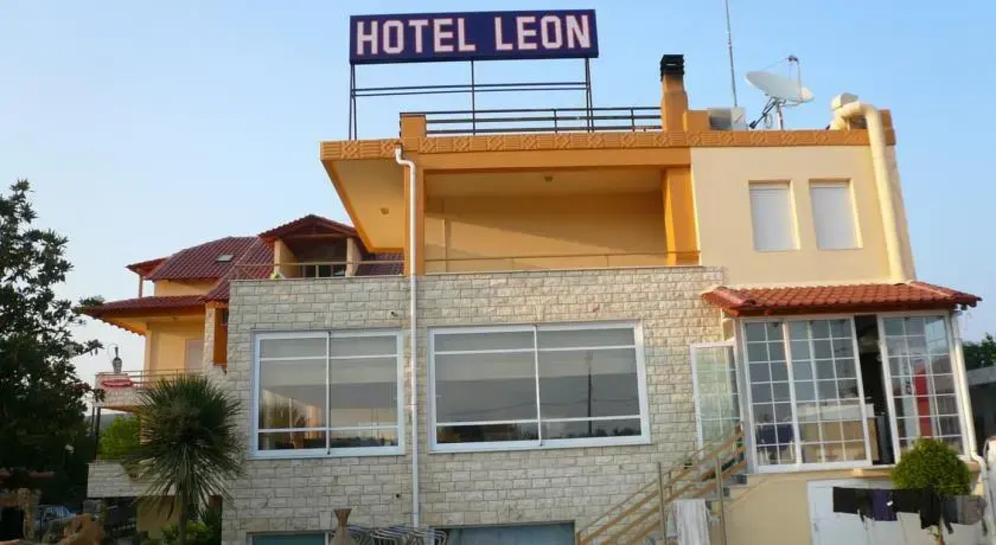 Leon Hotel