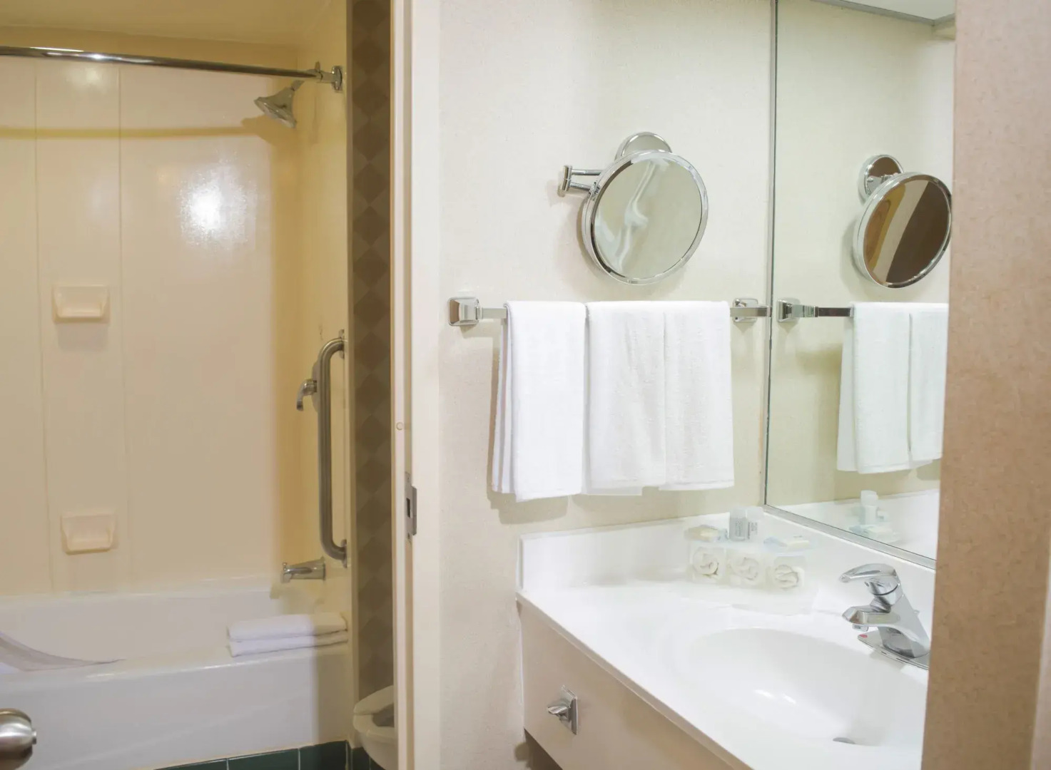 Holiday Inn Express Monterrey Galerias by IHG