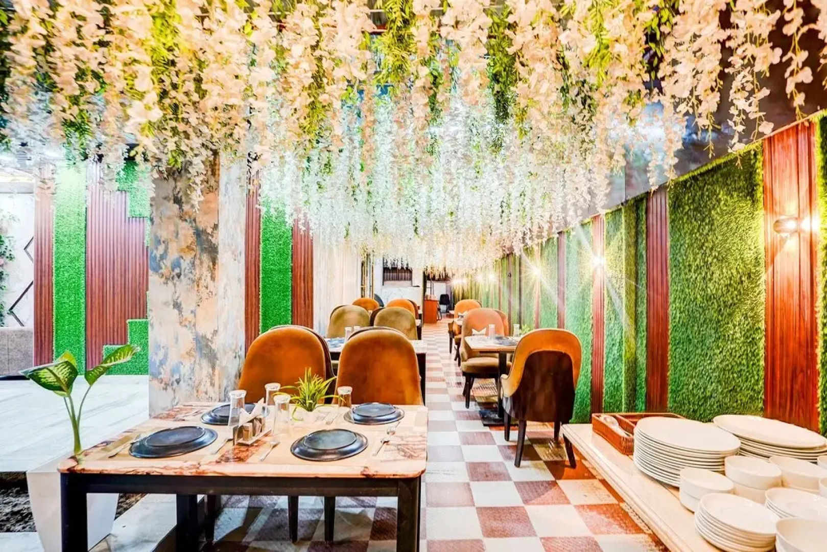 Fabhotel Dream Palace I