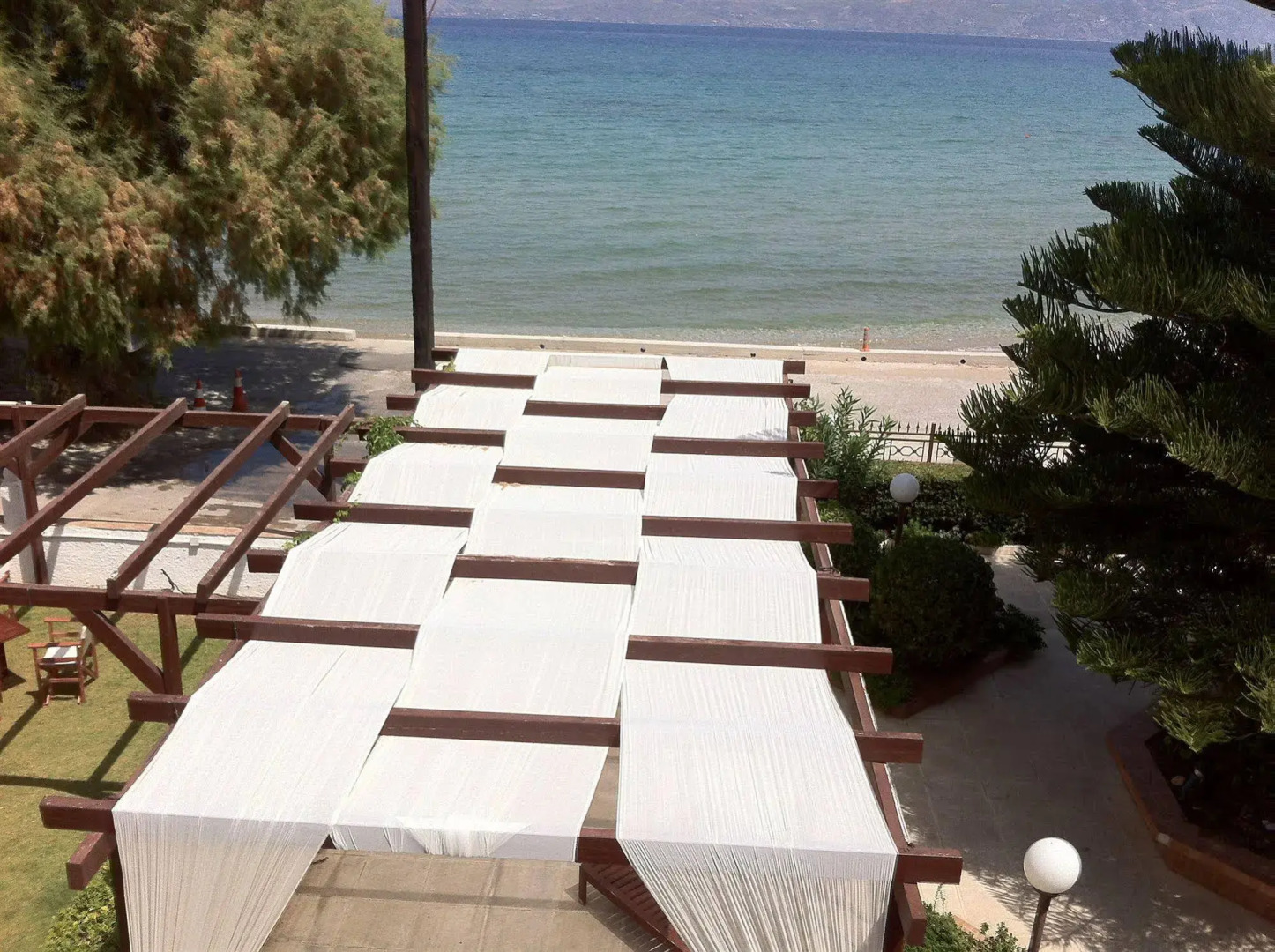 Chris Studios & Apartments