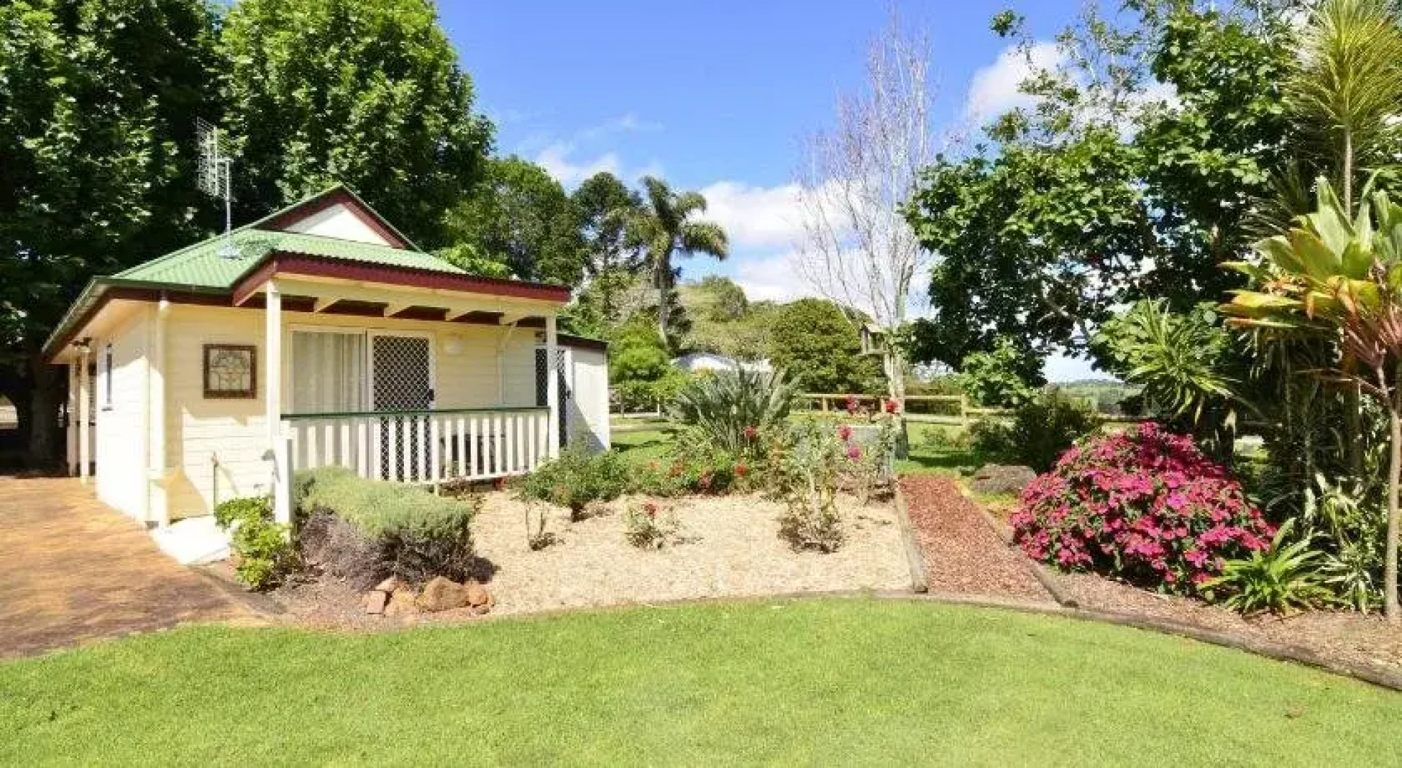 Rosevillehouse Bed & Breakfast