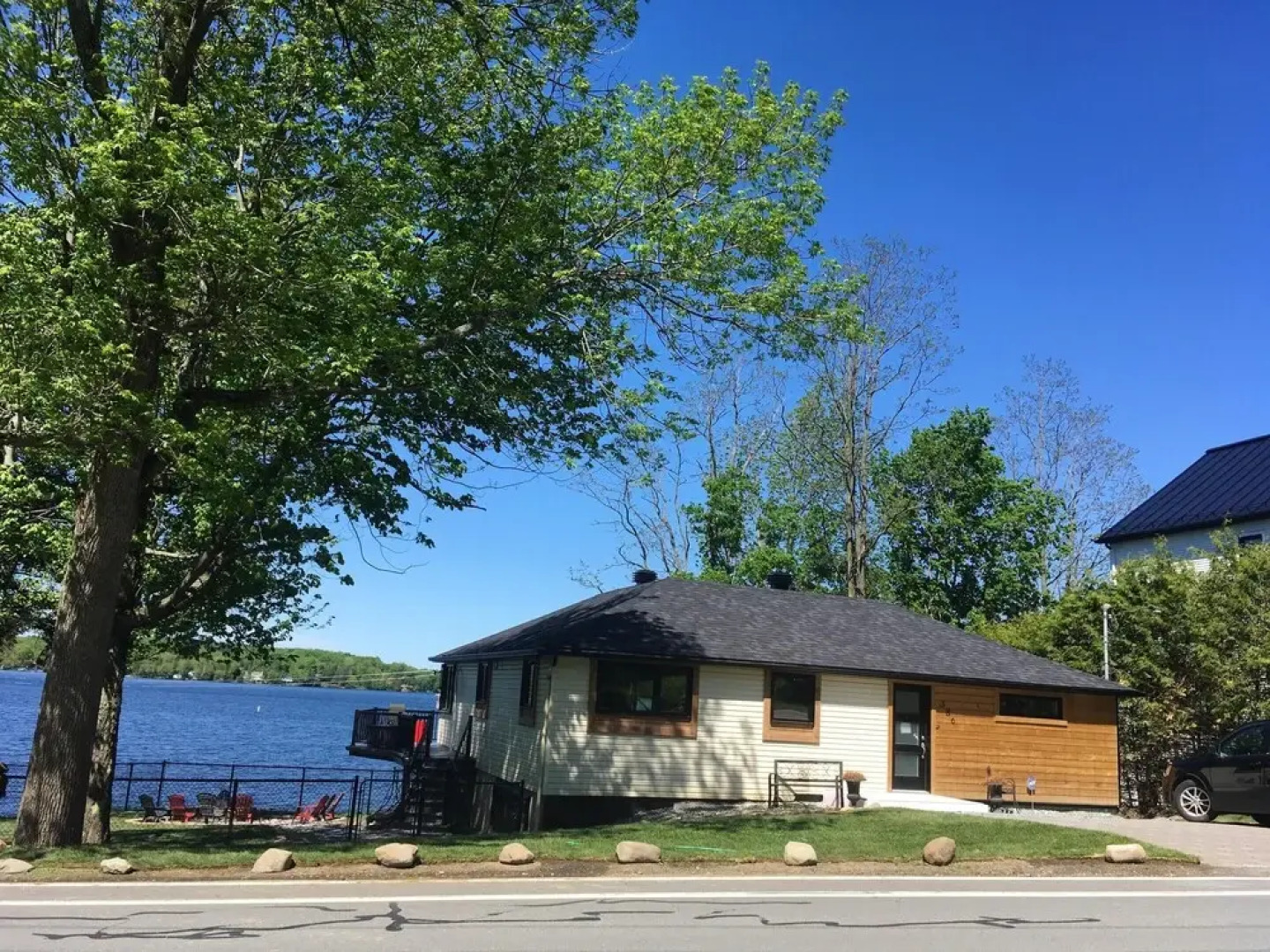 Chalet With 2 Bedrooms in Knowlton, With Wonderful Lake View, Enclosed