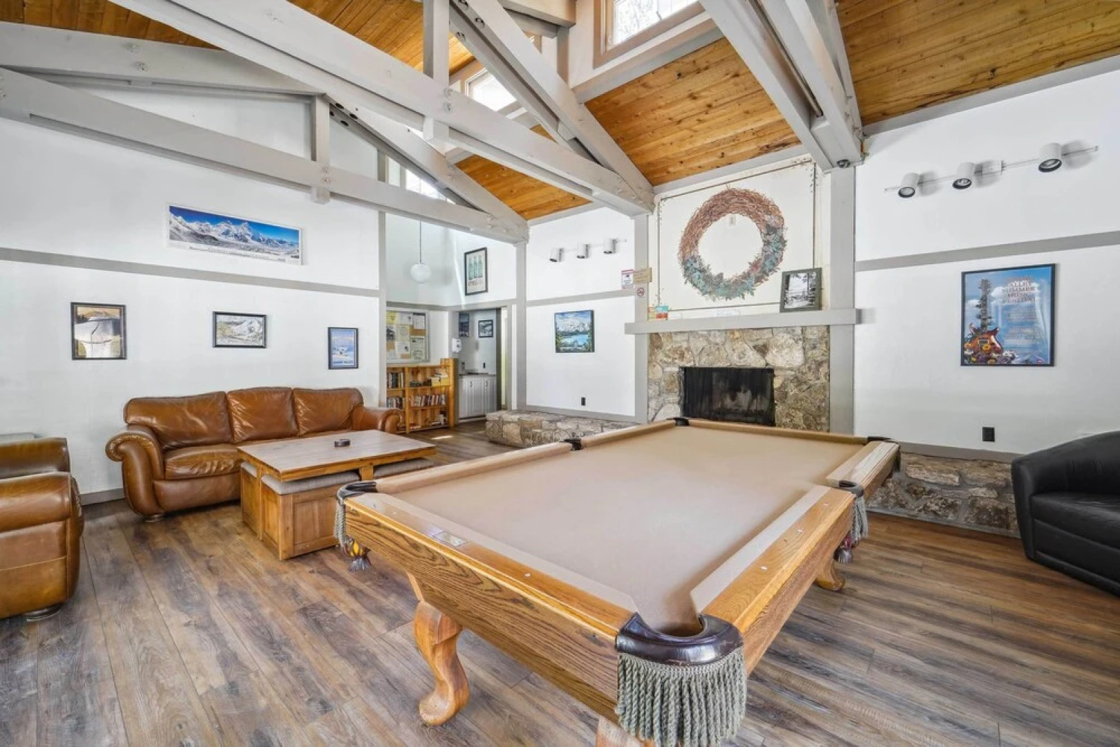 10 Mi to Palisades Tahoe! Condo w/ Game Room