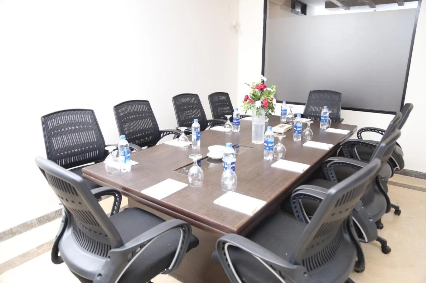 Zifan Hotel & Suites