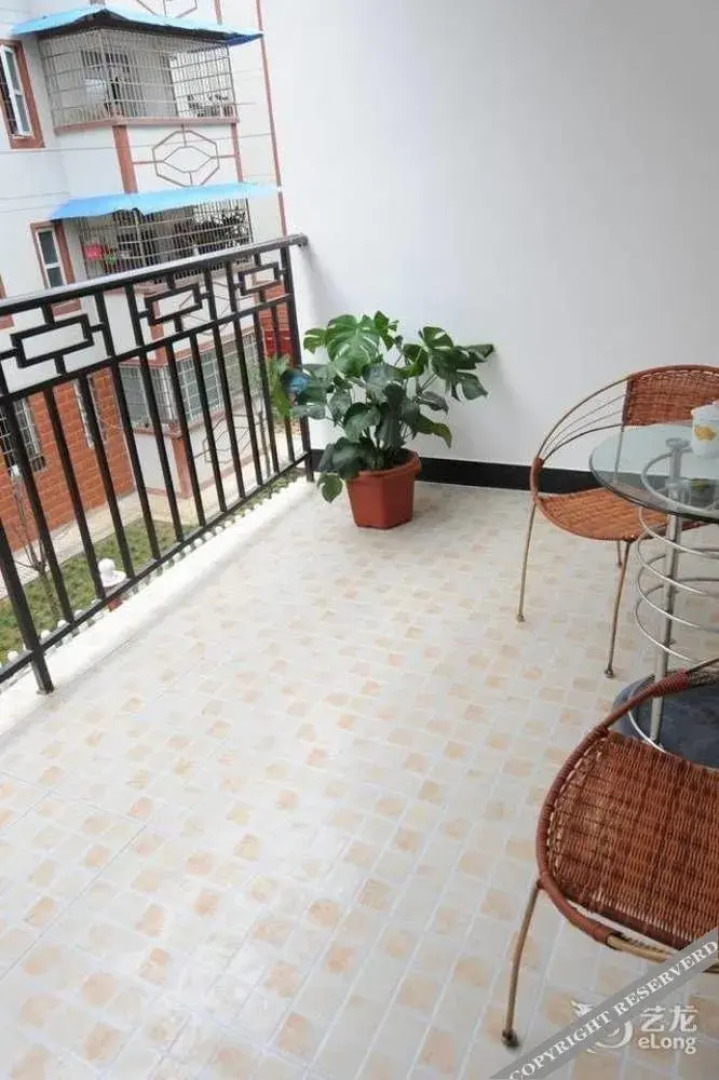 Zhangjiajie Base Area International Youth Hostel