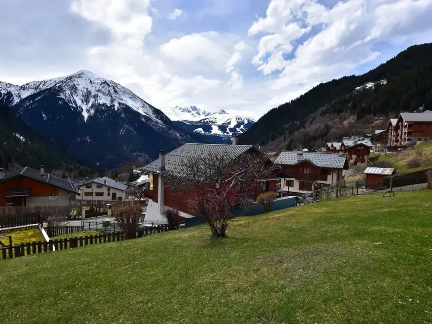Apartment With 4 Bedrooms in Champagny-en-vanoise, With Wonderful Moun