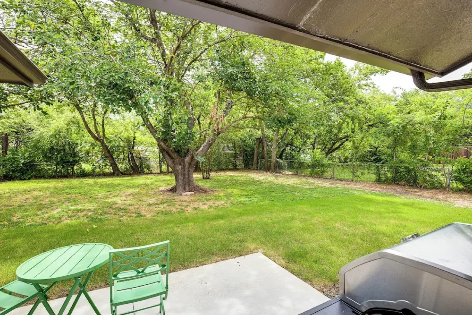 Walk to Lewisville Lake: Dog-friendly Texas Home