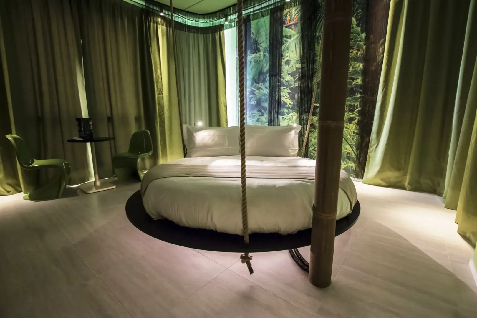 Emotional Grand Motel