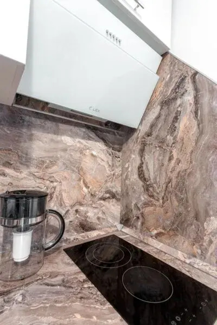 Какаду на б-ре Менделеева, д. 3