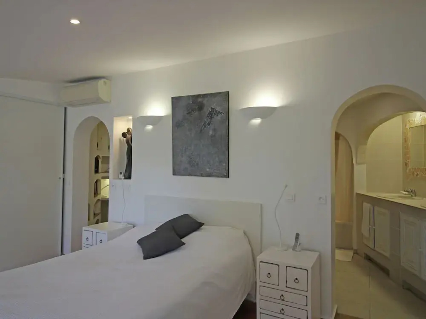 Modern Villa in Gassin With Sauna