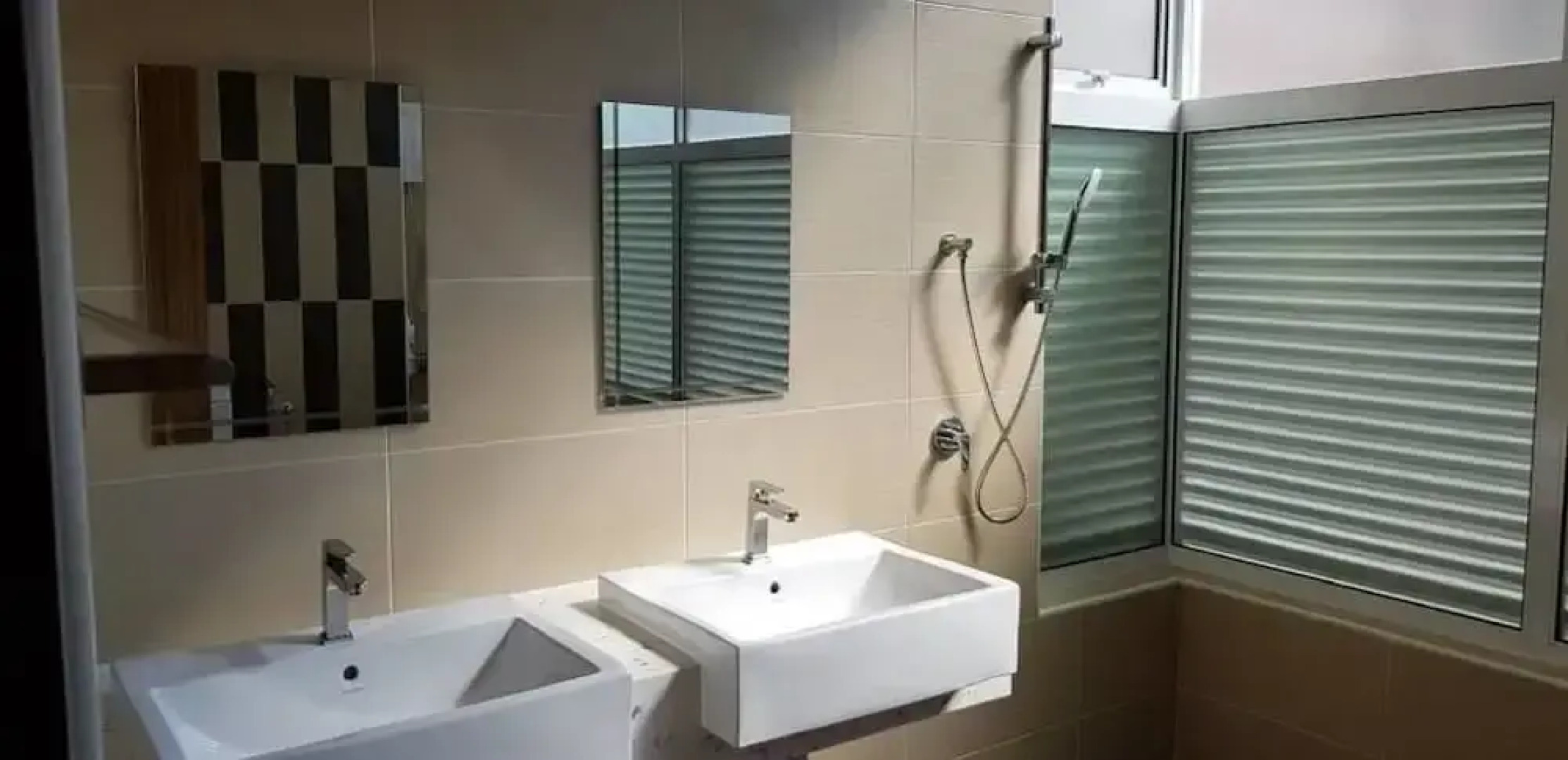 Greenlane 98 / 5 Rooms / 5 Bathrooms / 25 Pax