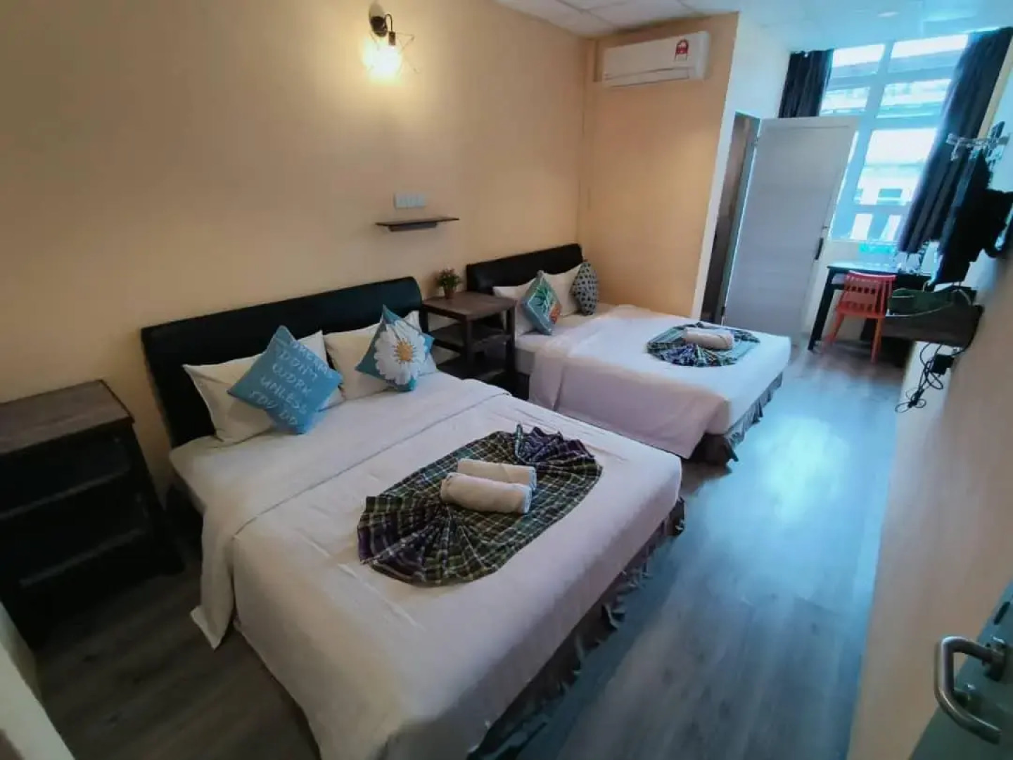 Loft Pals Urbanstay Lodge; Kapit