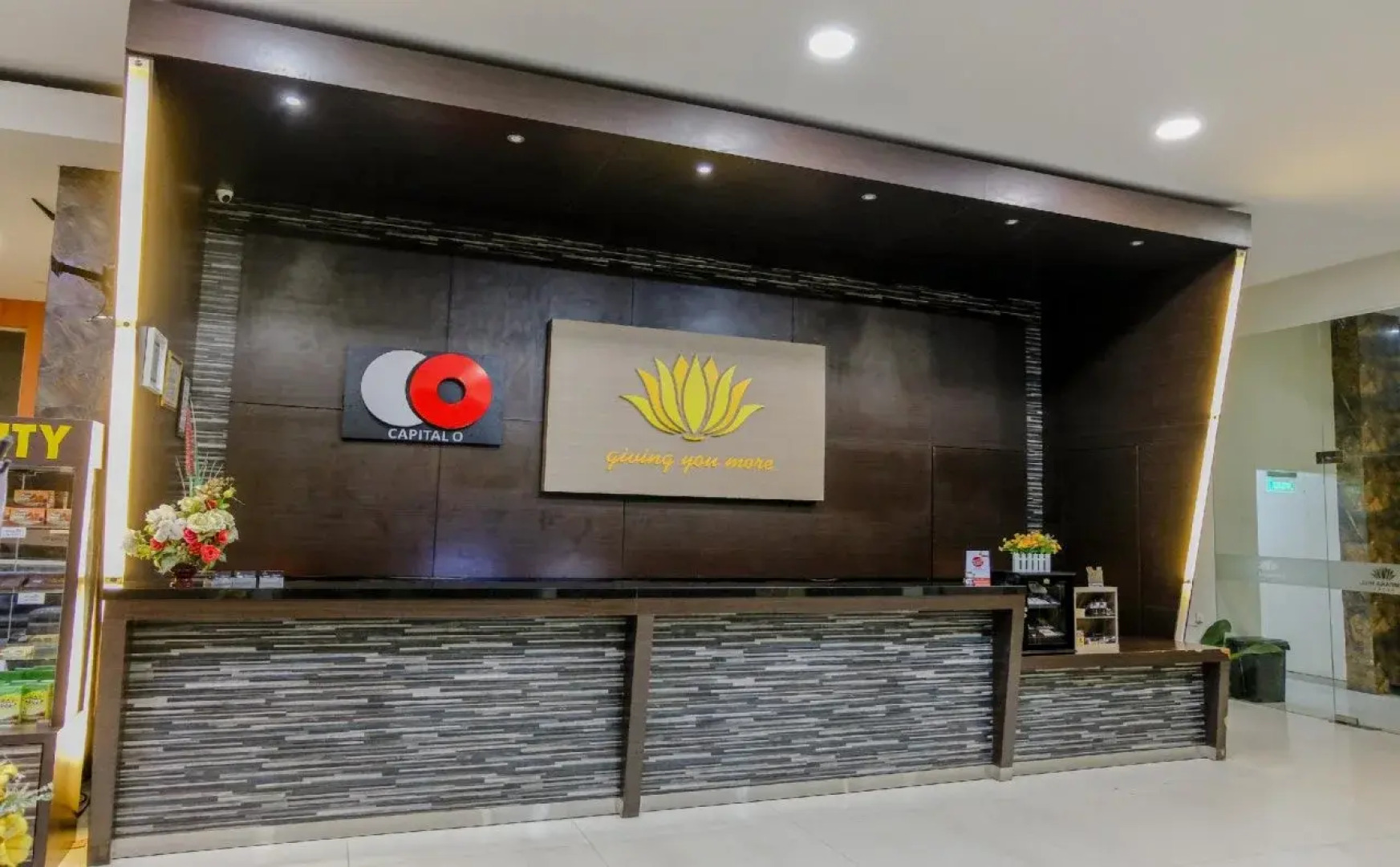 Townhouse OAK Series Style Hotel Jember