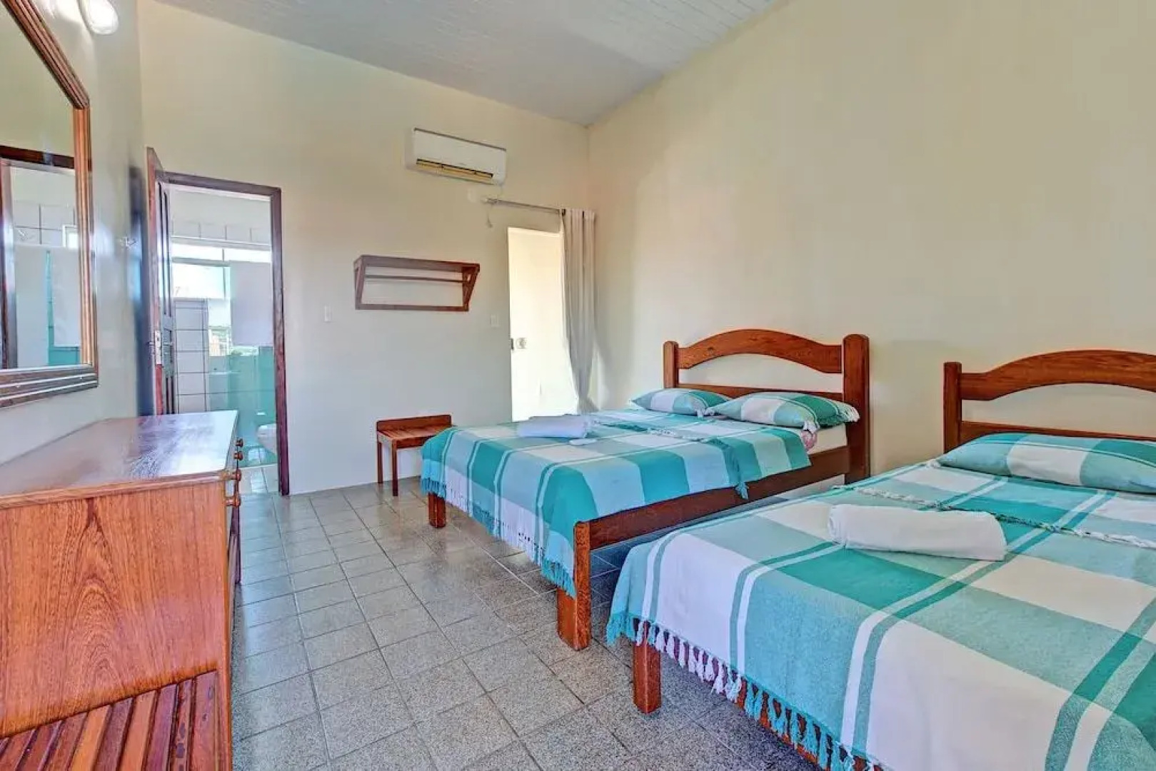 Casa com Piscina no Iguape 50m do Mar