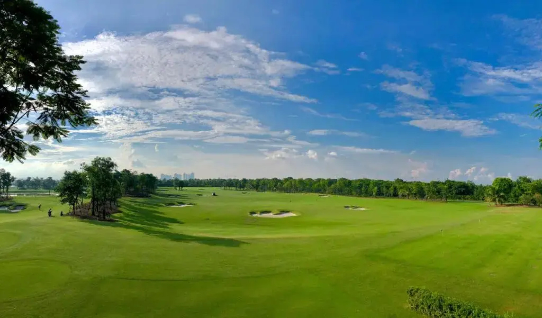 The First Stay Hotel