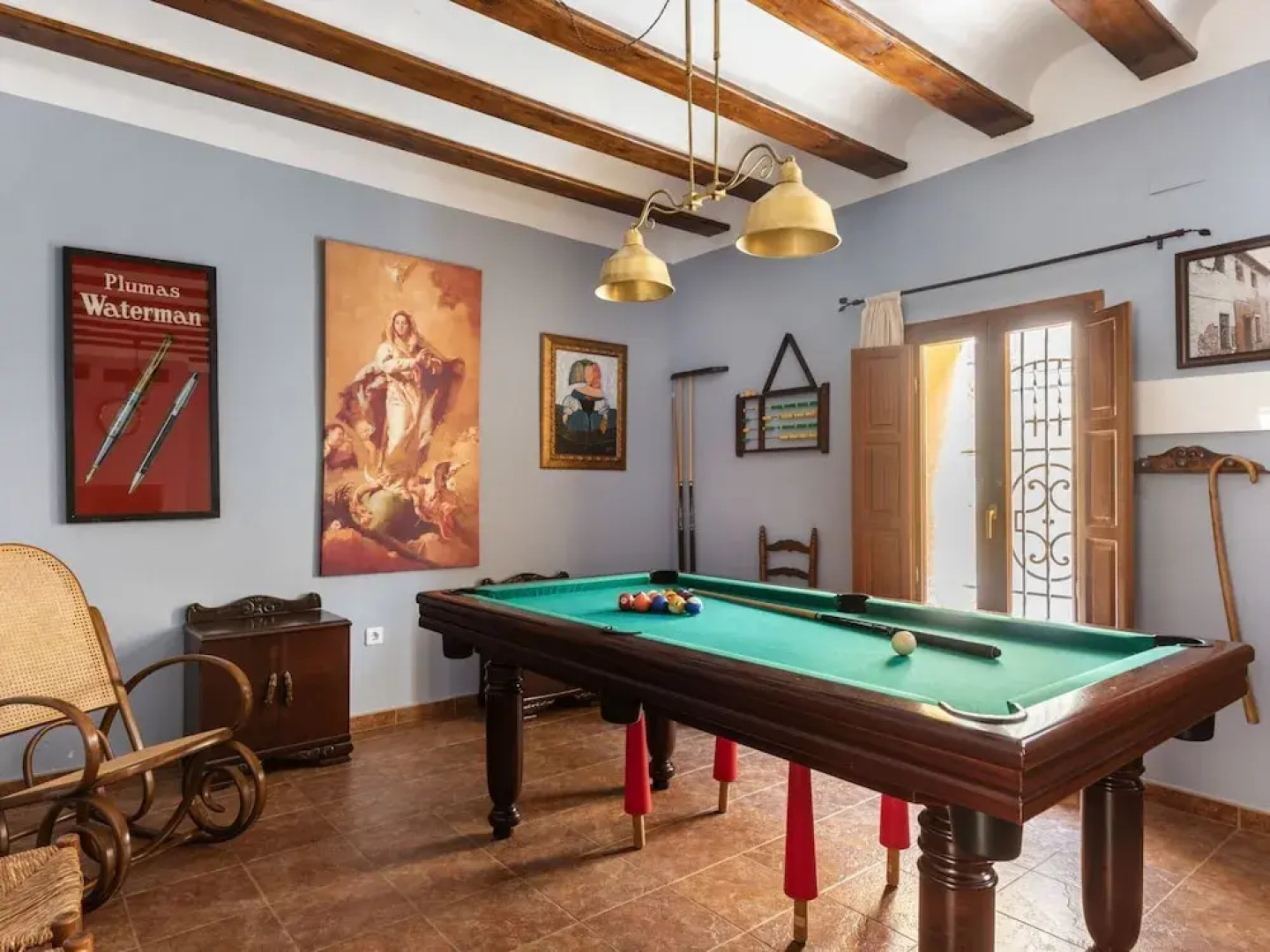 Cosy Holiday Home in Valencia With Billiards and Barbecue