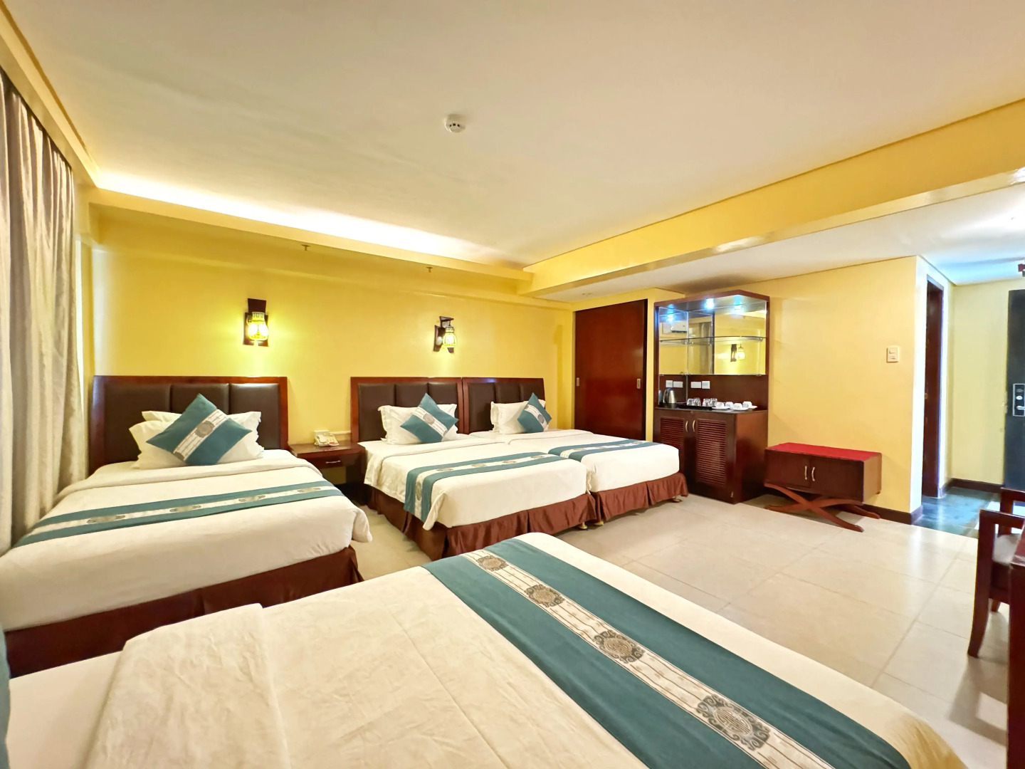 Golden Phoenix Hotel Boracay