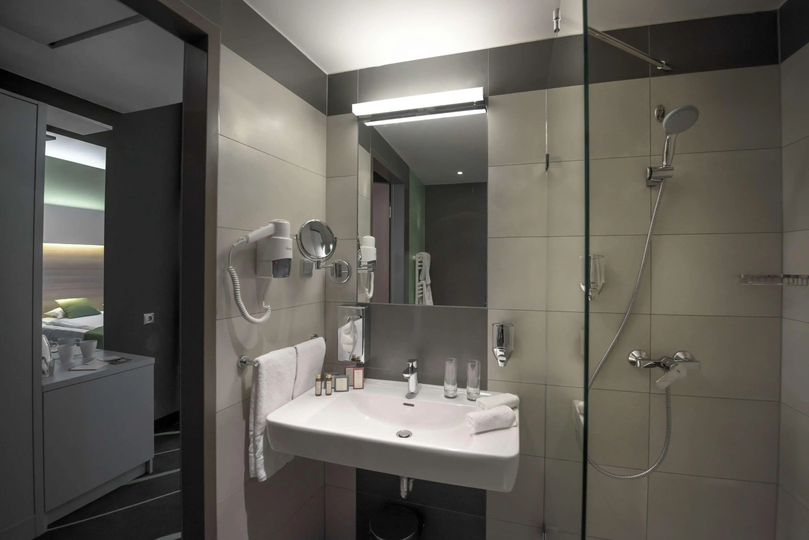 Best Western Plus Lakeside Hotel