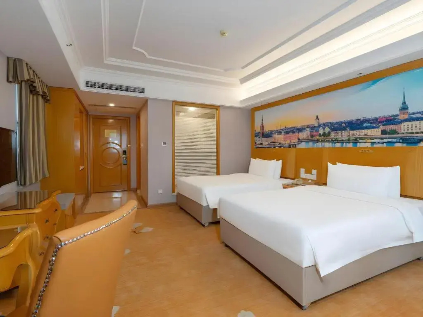 Vienna International Hotel (Tianmen Wanda Plaza Donghu Branch)