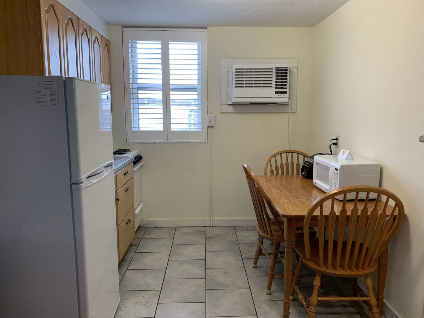 Vineyard Harbor Motel - Private Beach