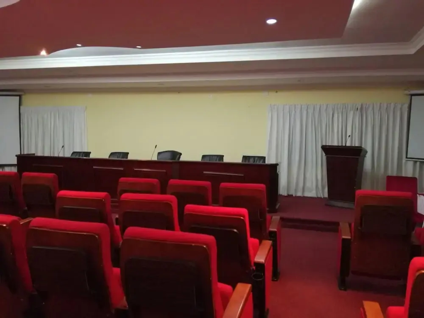 Thamole Lodge