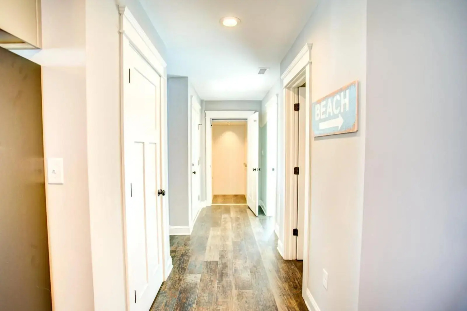 4059 - Bikinis & Martinis