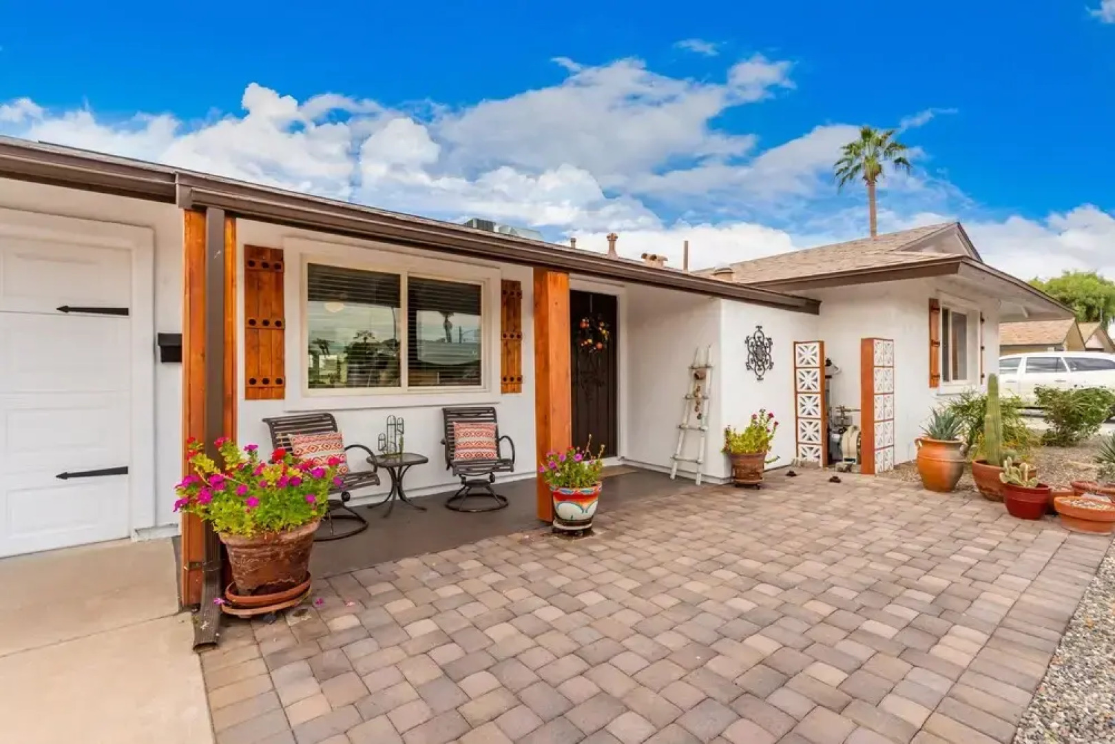 105th Sun City 2 Bedroom Home by Redawning