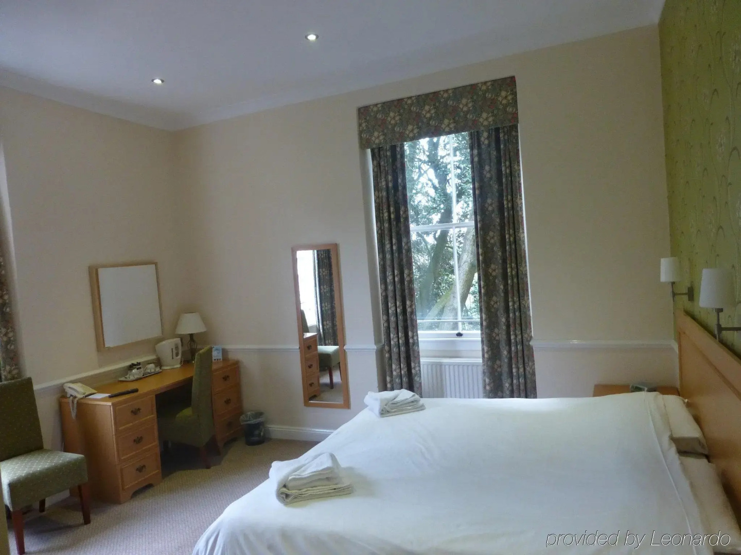 Victoria Square Hotel