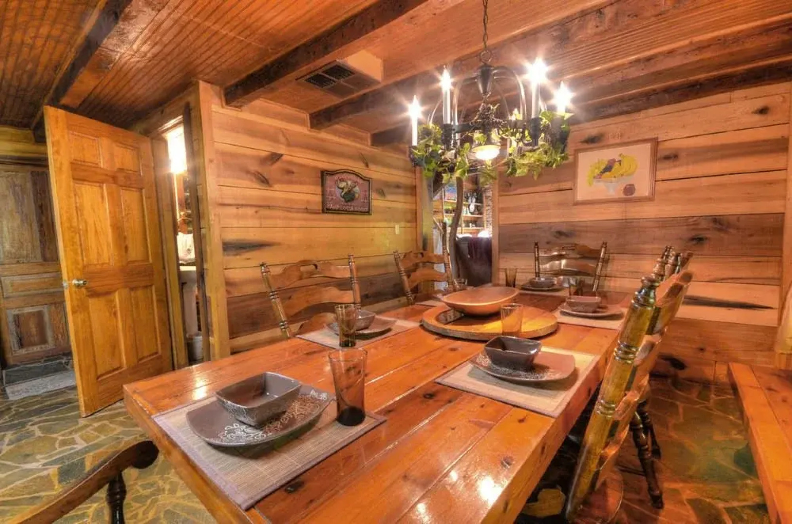 Cherokee Creekside Cabin