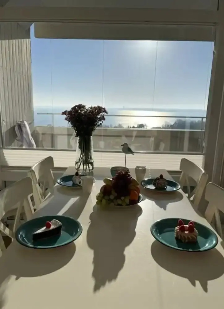 Baltic See Flat Modern Retreat