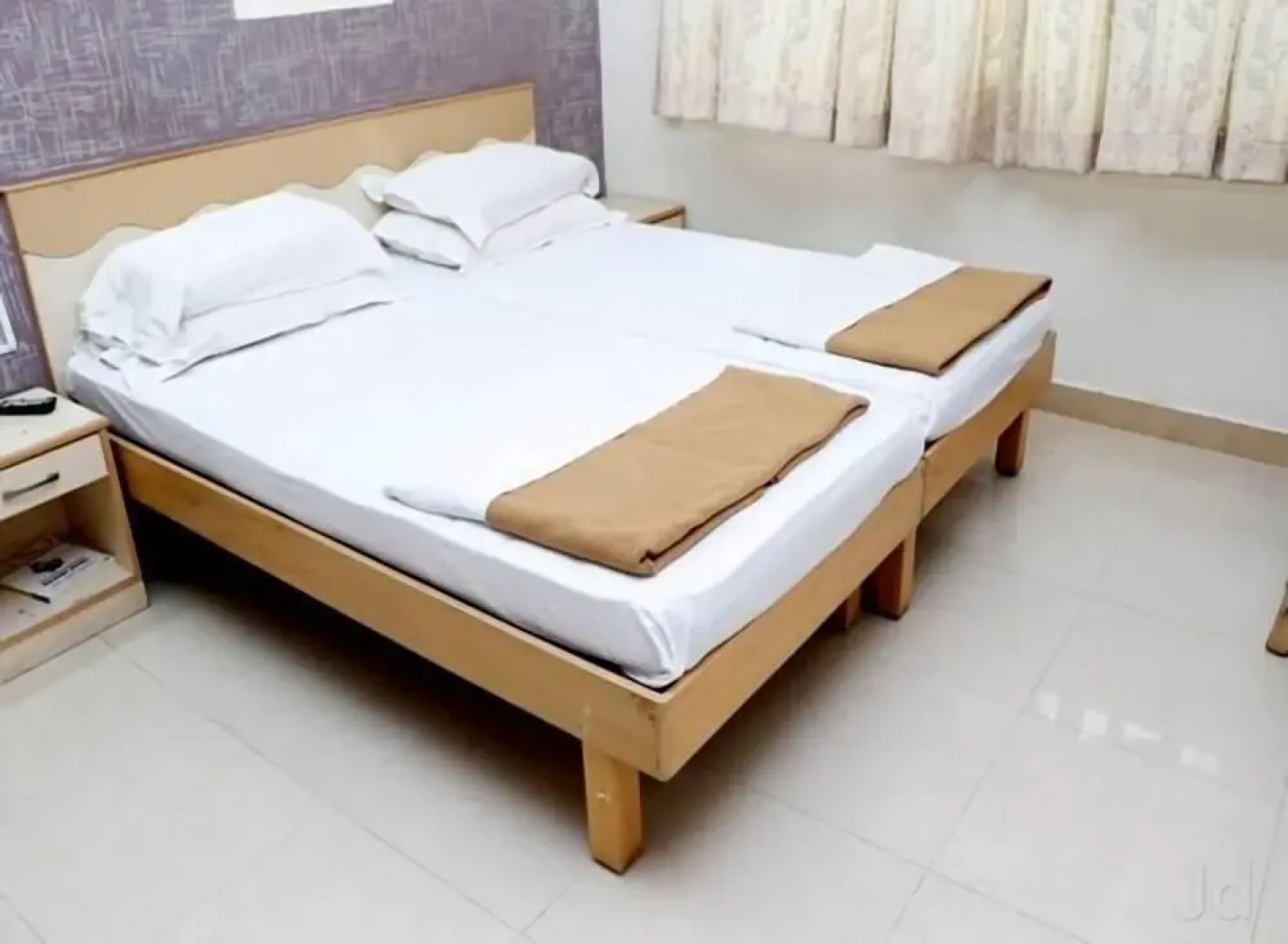 Iroomz Ashoka Comforts