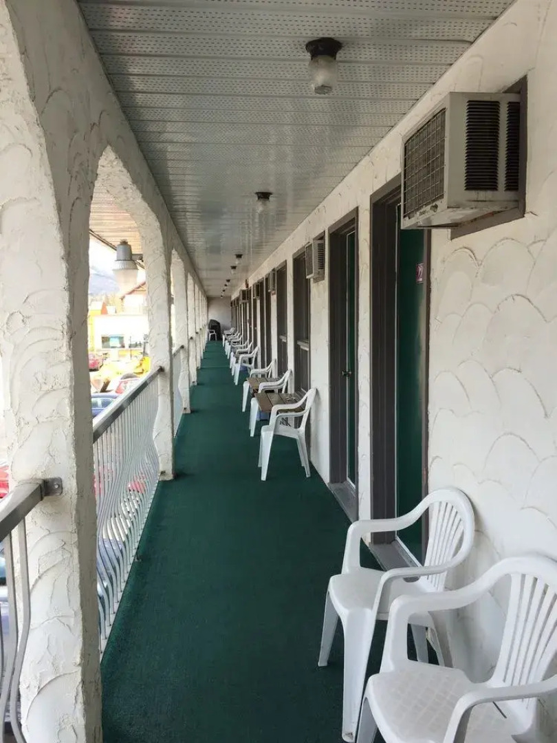 East Kootenay Motel