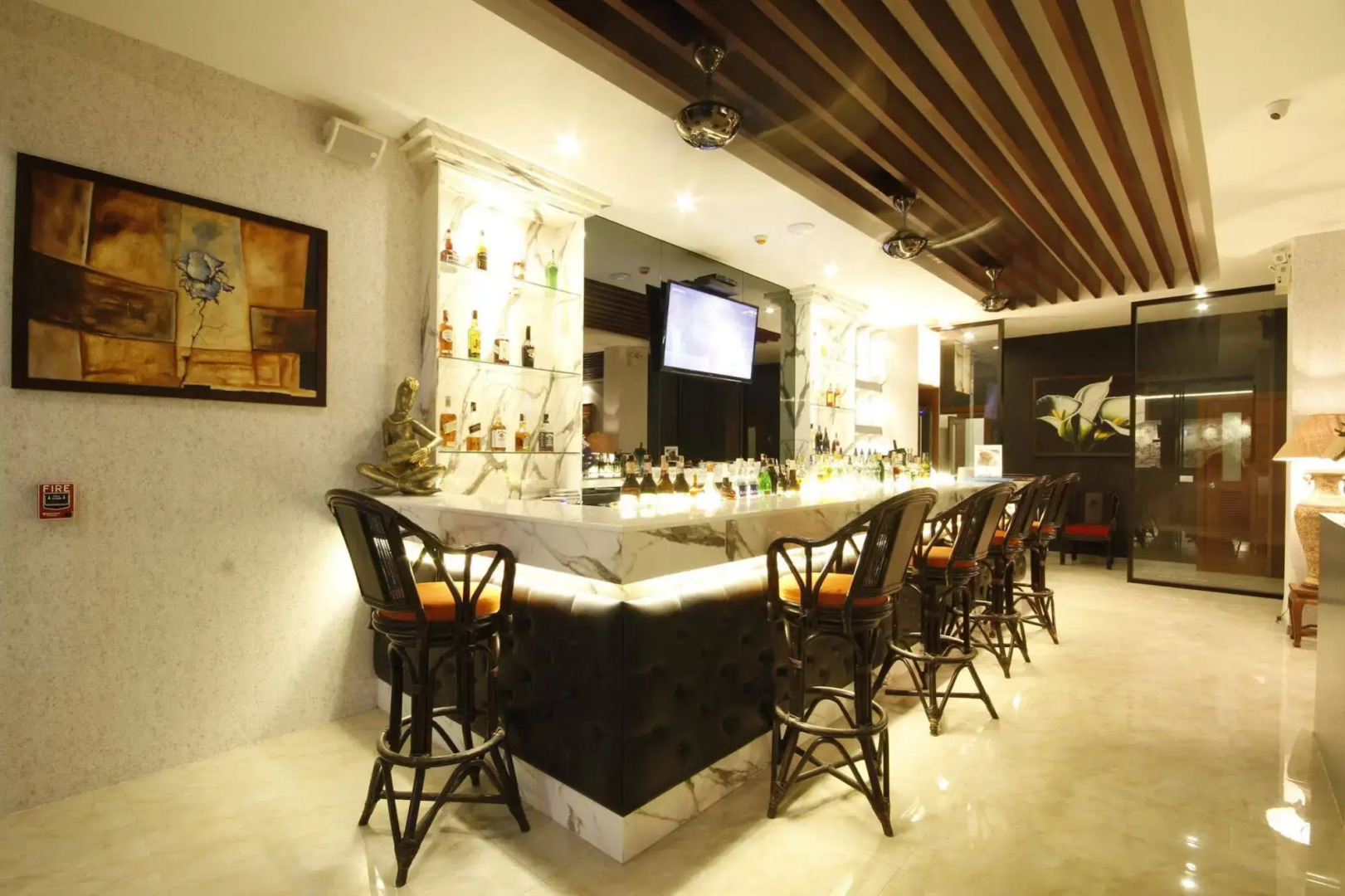 Hemingways Silk Hotel