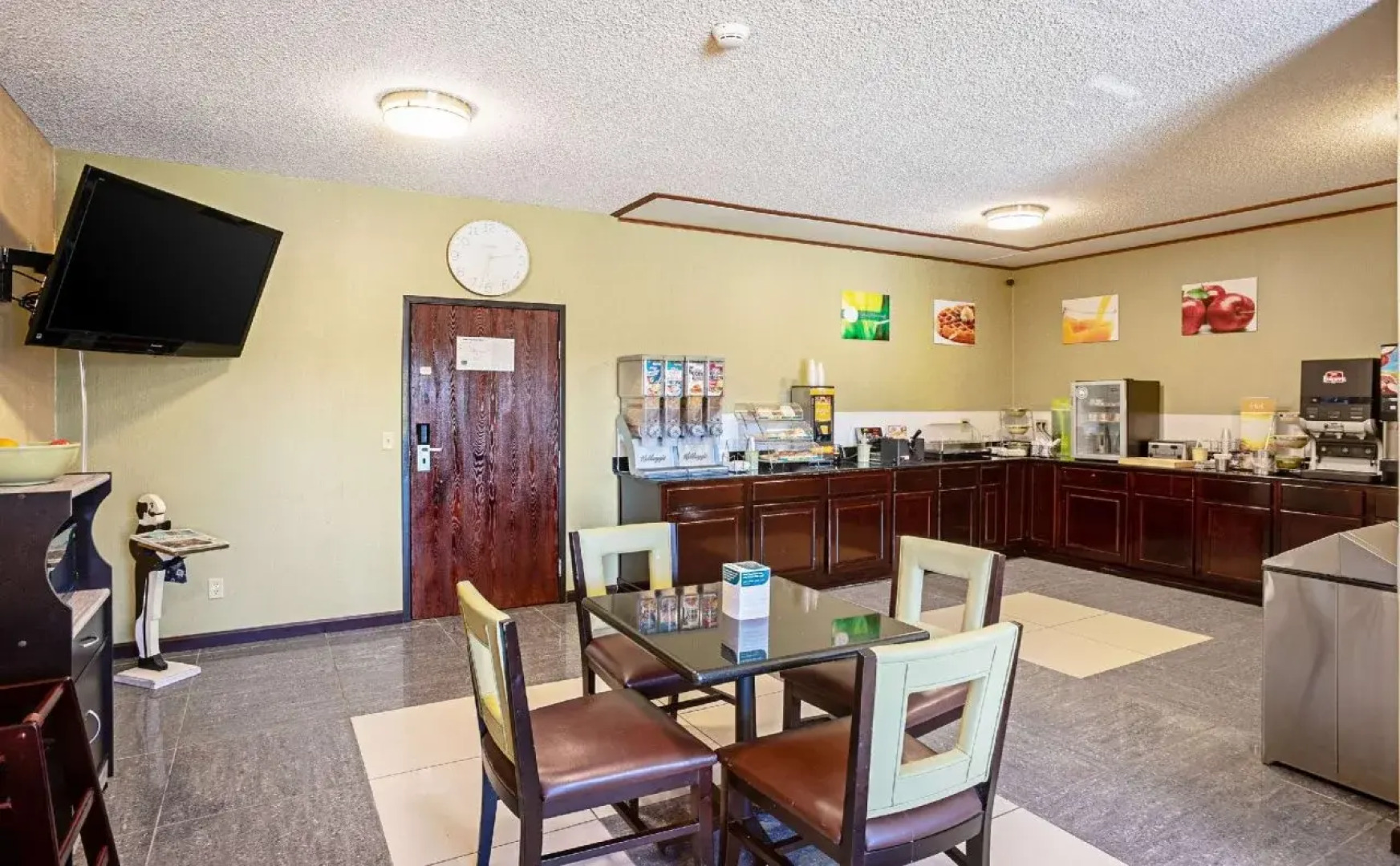 Quality Inn Galesburg near US Highway 34 and I-74