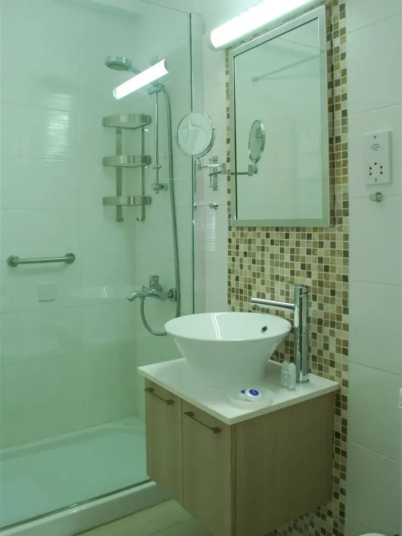 Frixos Suites Hotel Apartments