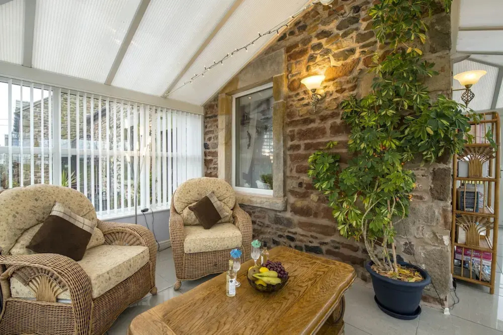 Cottage - Sleeps 5 - Hot Tub - Garden - Parking