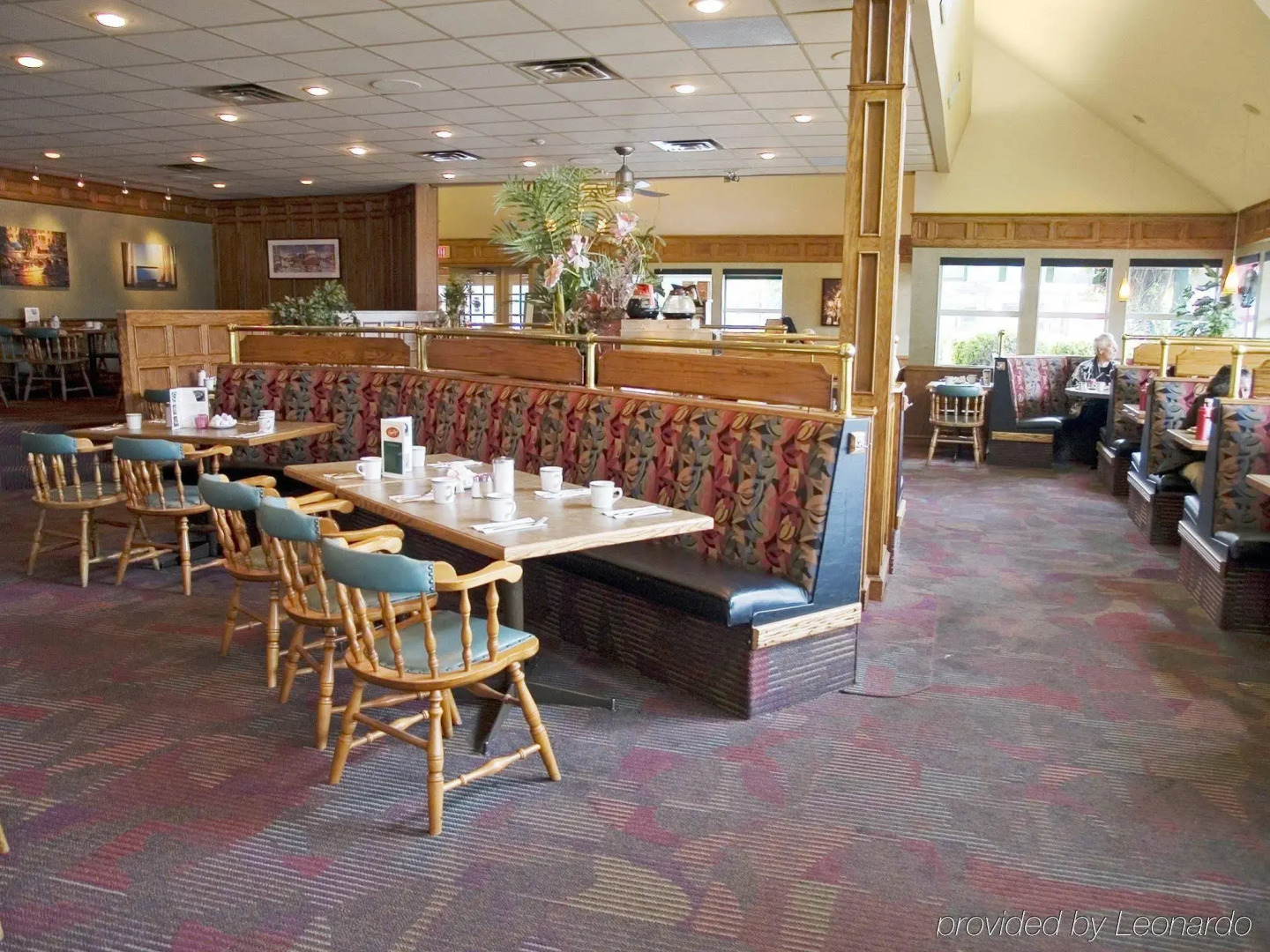 Best Western Plus Emerald Isle Hotel