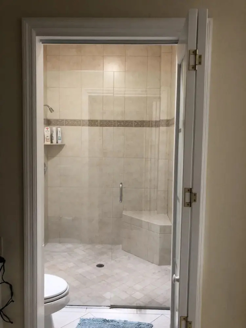 Naples vacation Rental, private pool, close to Vanderbilt Beach and De