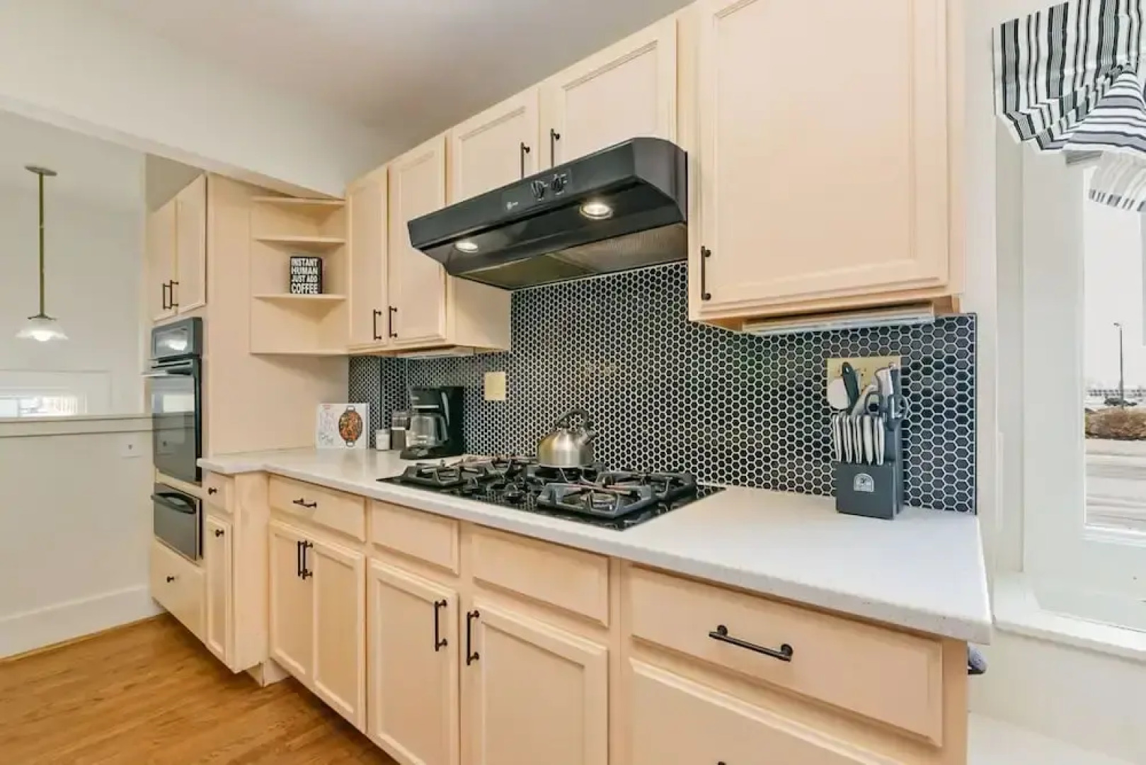 Mulberry Place: a Charming Cottage Near Old Town!