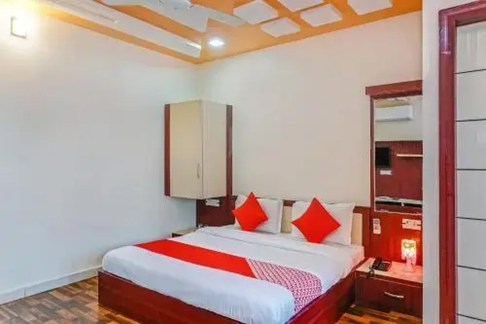 Hotel Landmark Continental By OYO Rooms
