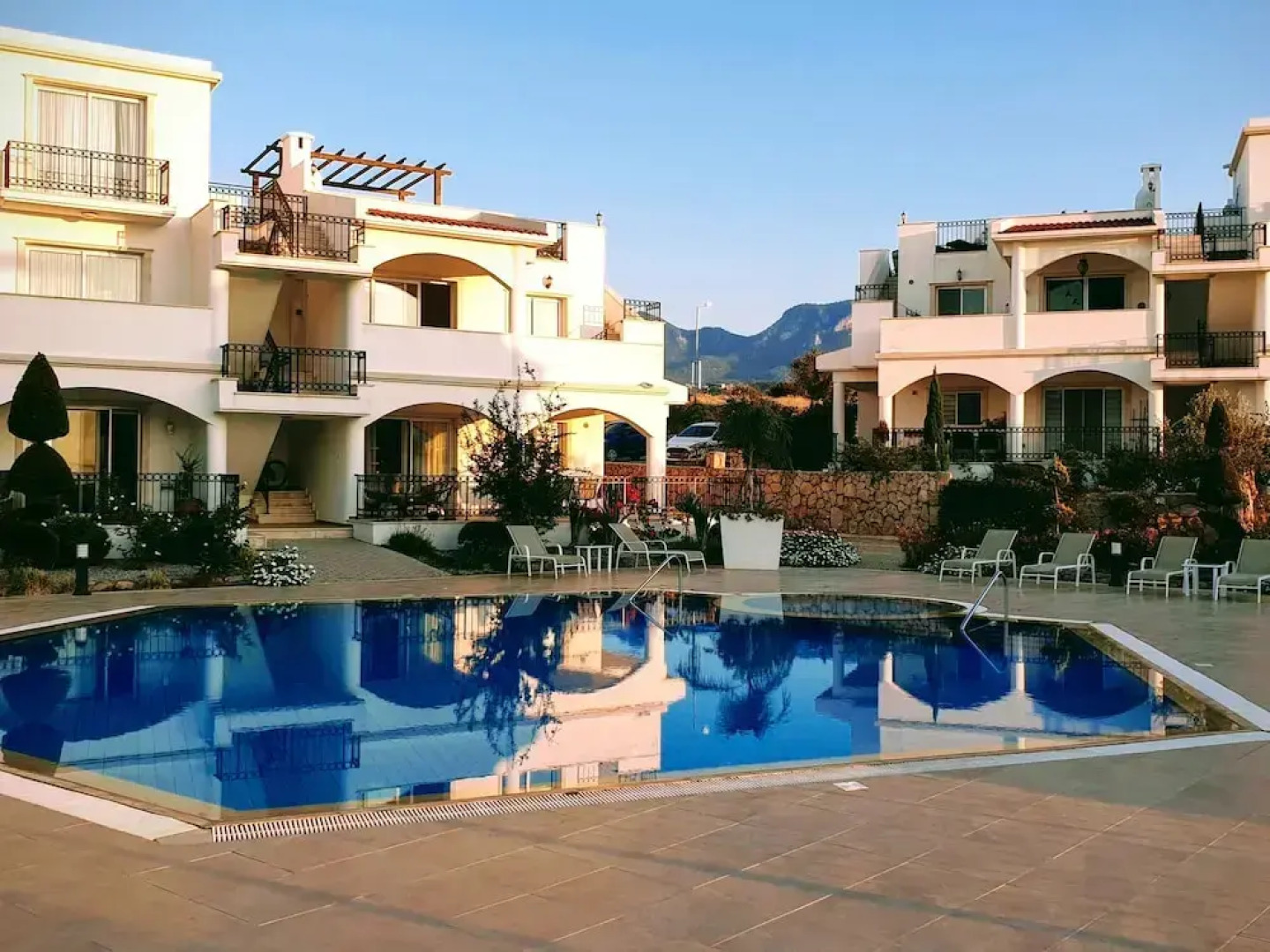Sunny and Family Friendly Apartment Directly at the Pool