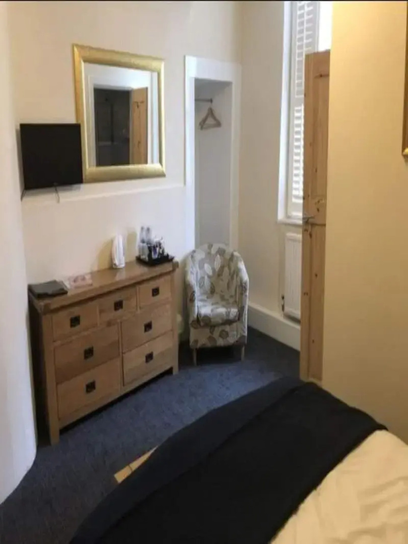 The Crown And Cushion