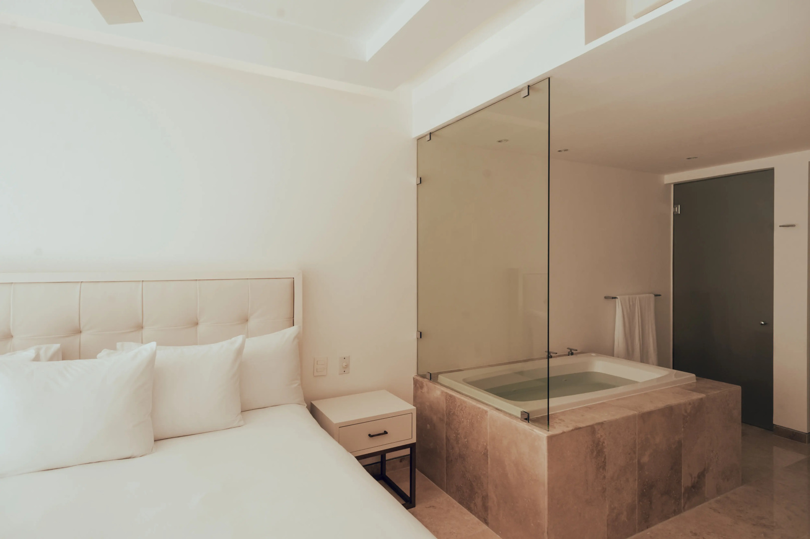 Antera Hotel & Residences