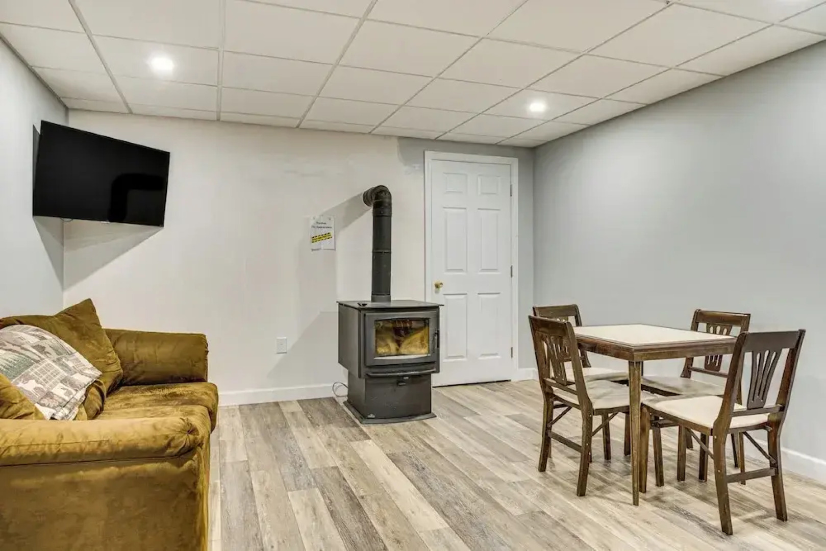 2 Mi to Winnipesaukee Shores: Gunstock Retreat